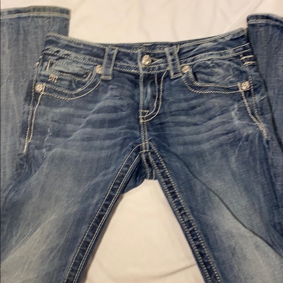 Miss Me, jeans And Embroidered with rhinestones - Picture 5 of 10
